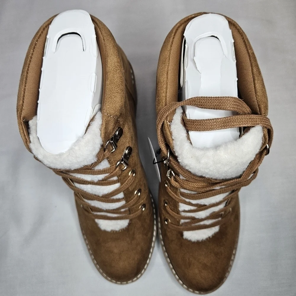 Giani Bernini Valentena Ankle Lugged Sole Combat Boots NWT Sz 7.5 Retail $130
